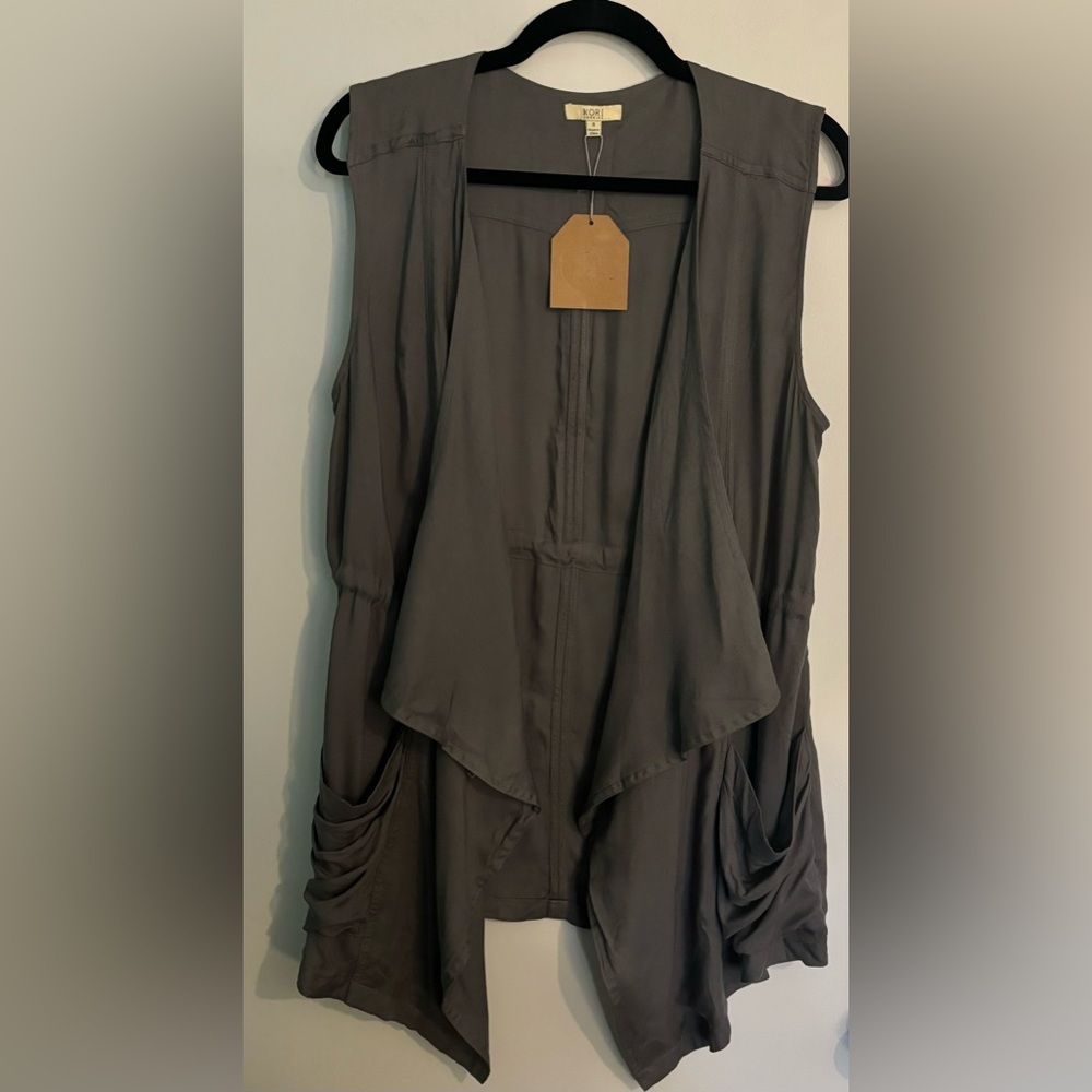 NWT Kori America Womens Waterfall Gray Vest Adjustable Size Small‎ Rayon Pockets